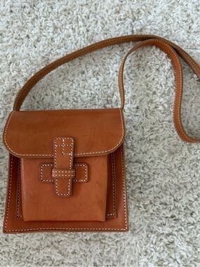 Agnes Baddoo Sac 5 Classic Tan Leather Crossbody Bag in Honey